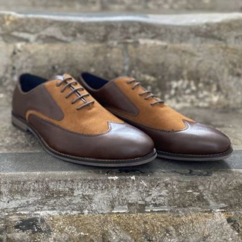 2021 neue Männer Schuhe Handmade Brown PU Nähte Faux Wildleder Runde Kopf Spitze Komfortable Mode-Trend Kleid Oxford Schuhe 3KC698