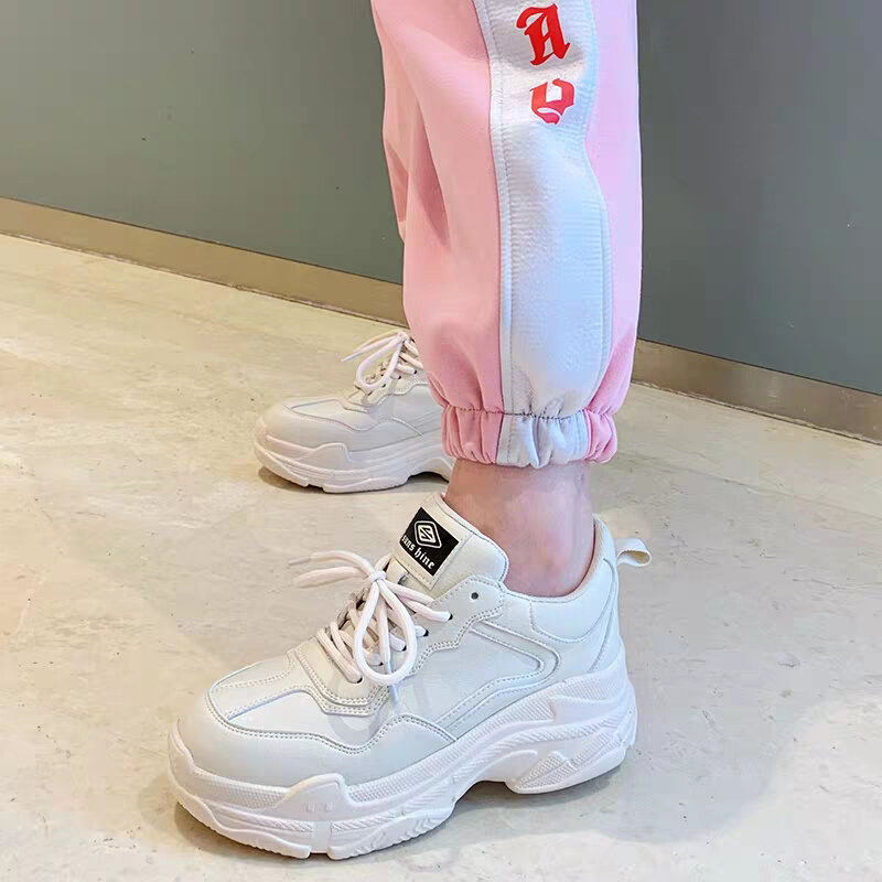 Branco sapatos femininos novos rendas grossos tênis para mulher vulcanize sapatos casuais moda quente pai sapatos plataforma tênis cesta