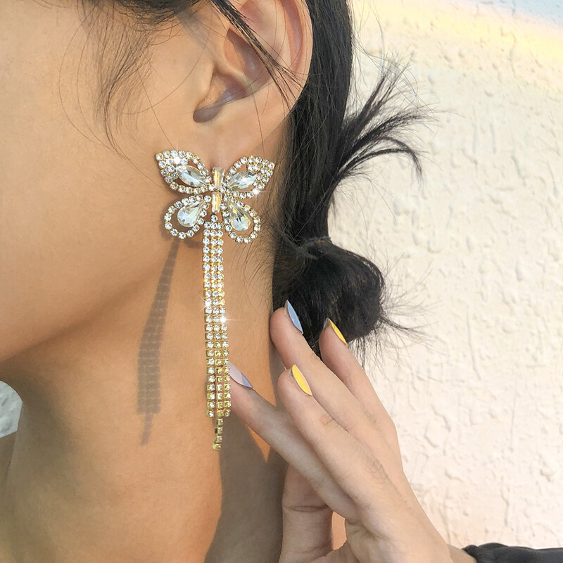 Ohrringe für Frauen 2021 Licht Luxus Klaue Kette Ohrringe Voller Diamanten Schmetterling Quaste Ohrringe Temperament Alle-spiel Dame Design