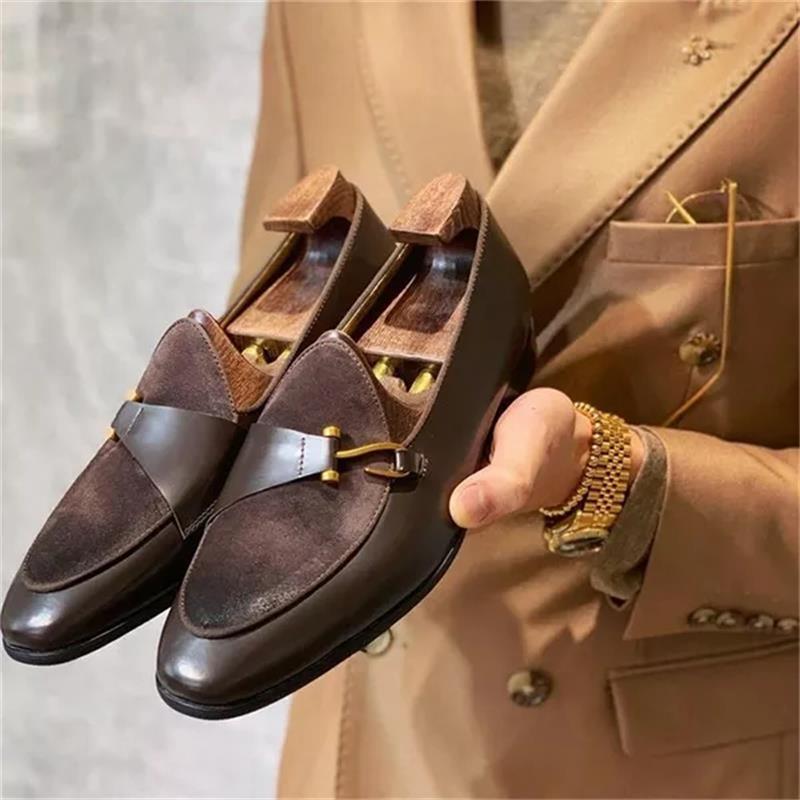 2021 New Men Fashion Trend Business Casual Dress Shoes Handmade Brown PU Stitching Faux Suede Hook Set on A Pedal Loafers 3KC575