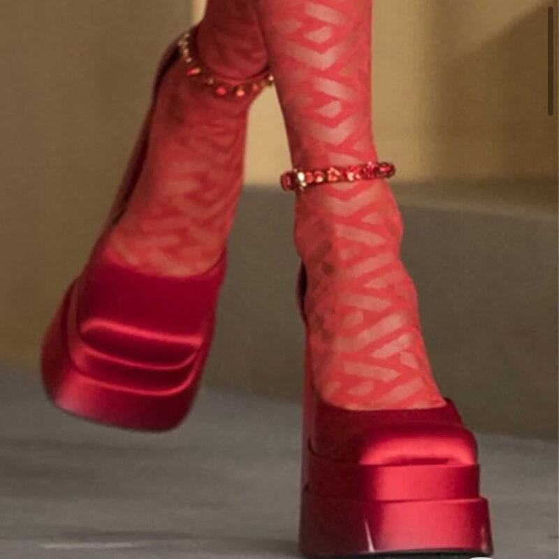 FANSAIDI Sommer Mode frauen Schuhe Neue Elegante Red Chunky Heels Consice Wasserdichte Beige Pumpen Sexy Block Heels 41 42 43 44