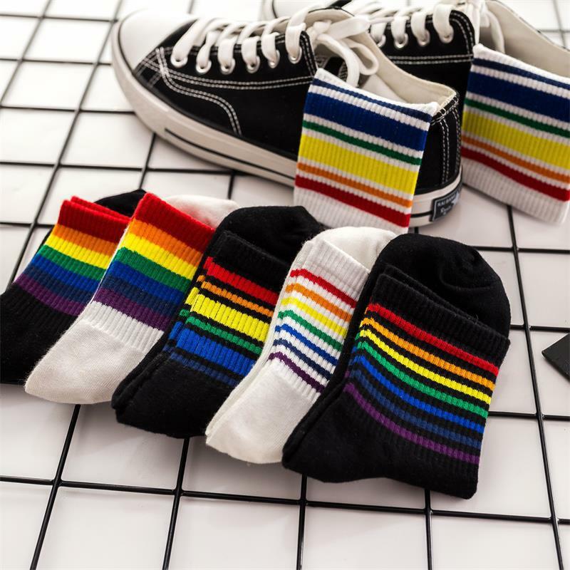 Calcetines de algodón con rayas de colores para mujer, medias cómodas de ocio, de arcoíris, para otoño e invierno, novedad