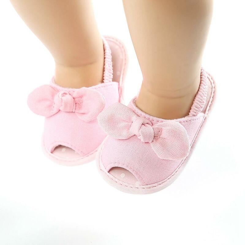 حذاء صيفي للفتيات الصغيرات ، مسامي ، غير قابل للانزلاق ، بزخارف فراشة ، نعل ناعم ، للخطوات الأولى