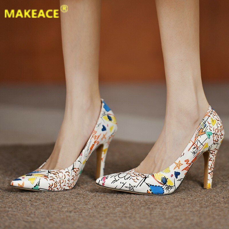 Ladies' High Heels Fashion Graffiti Flowers Large Size Women's Shoes Fall 2021 New Pointy Toe Toe Party Shoes Printed Platform