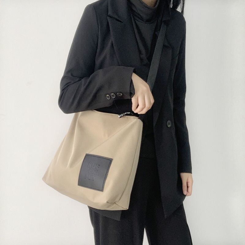 メッセンジャーバッグシンプルで多彩な防水ナイロンキャンバスバッグスタイル大容量ワンショルダーバッグ女性のショッパーバッグ