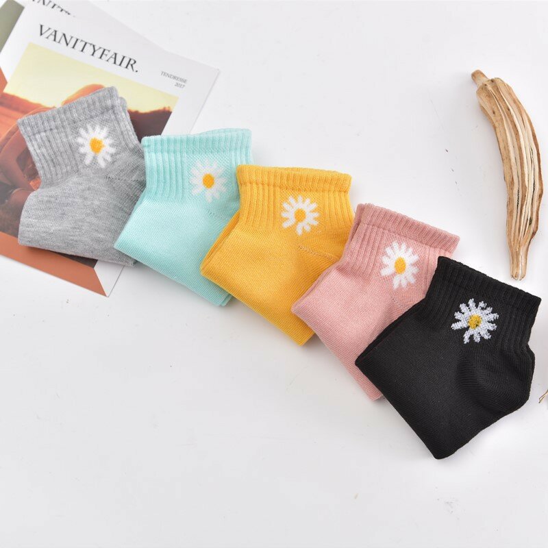 Korean Version of Small Fresh and Cute Little Daisy Socks Solid Color Kawaii Casual Socks Student Christmas Gifts
