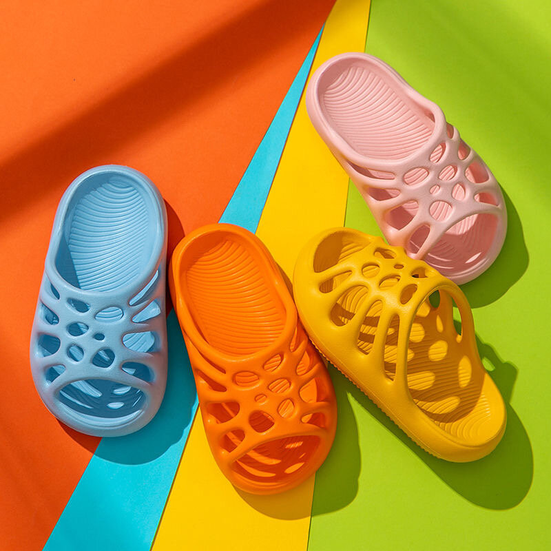 Crianças chinelos de verão antiderrapante sandálias de bebê e chinelos crianças buraco sapatos meninos e meninas praia crianças criança sapatos