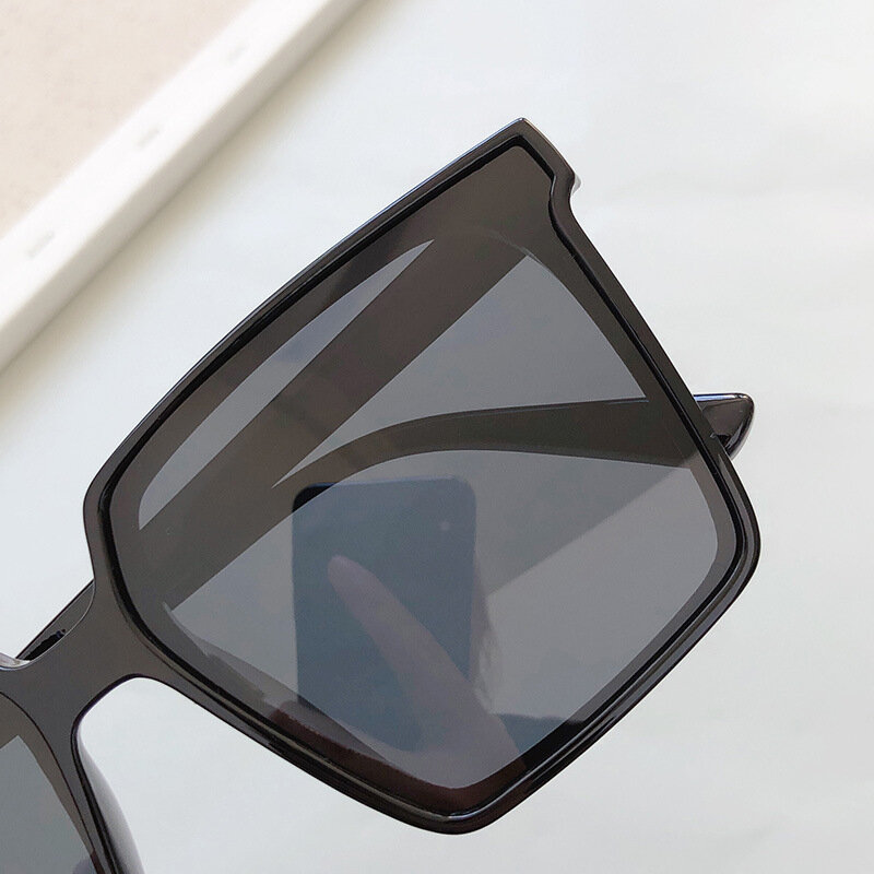 Brand Designer  Vintage Square Oversized Sunglasses Women Men Big Frame Eyewear Transparent Gradient Sun Glasses UV400