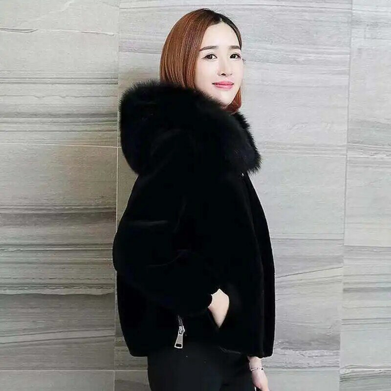 Mantel Bulu Palsu Musim Dingin 2021 Jaket Bertudung Bulu Buatan Wanita Jaket Wanita Ukuran Plus Jaket Parka Bulu Pendek Hitam Mode 3XL
