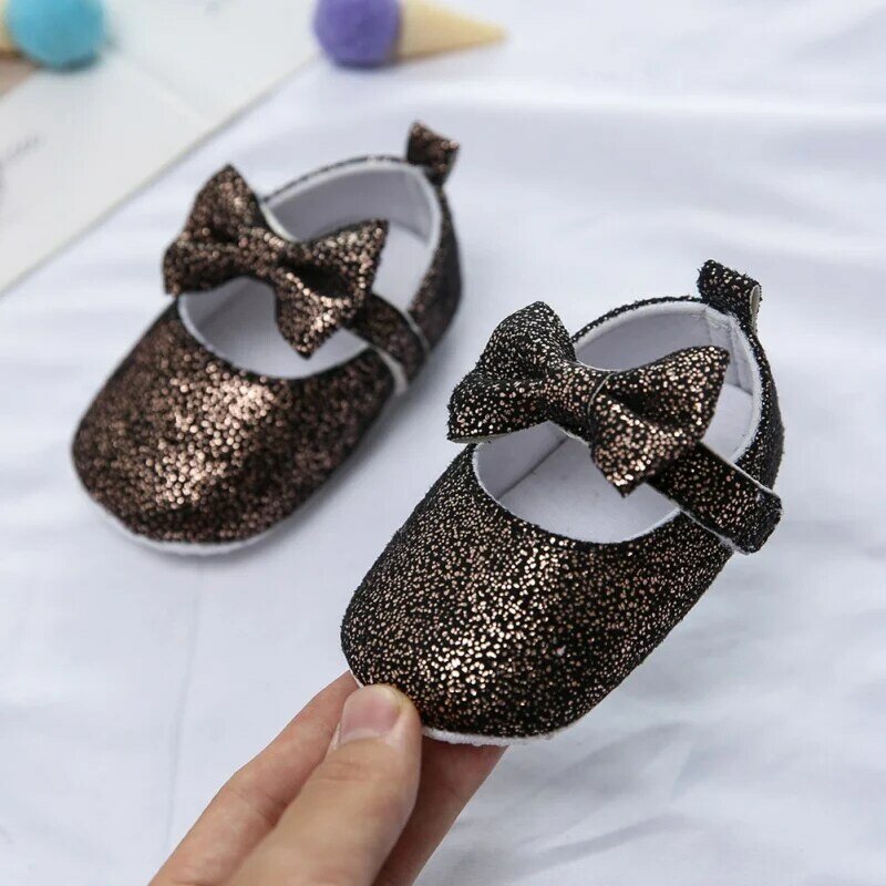Noworodek dziewczynka niemowlę anit-slip oddychające buty dla małego dziecka słodki łuk księżniczka obuwie płytkie szopka Party pierwsze buty Walker