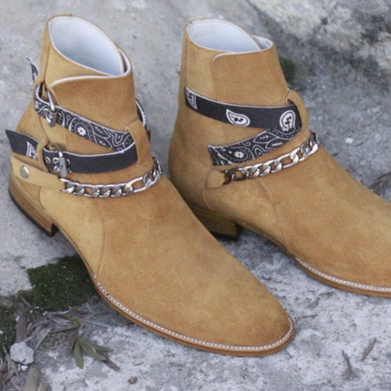 Chaussures en daim marron rétro pour hommes, bottines tendance, tendance, faites à la main, chaîne en métal imprimée, boucle de ceinture, nouvelle collection 2021, KG580