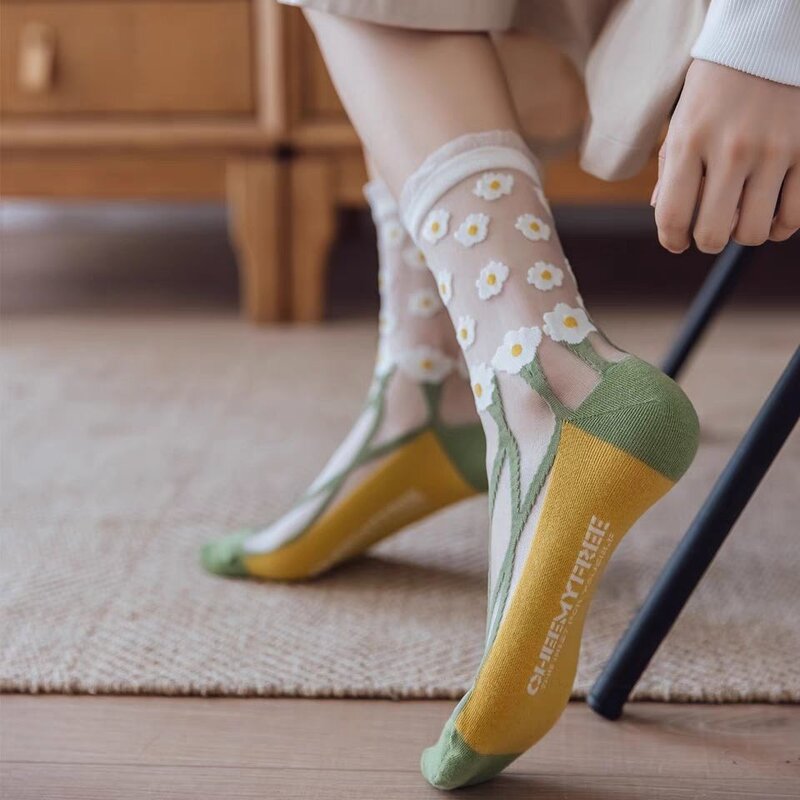 Funny Socks Silk Little Daisy Korea Japanese Fashion Crystal Silk Women Socks Casual Breathable Personality College Style Socks