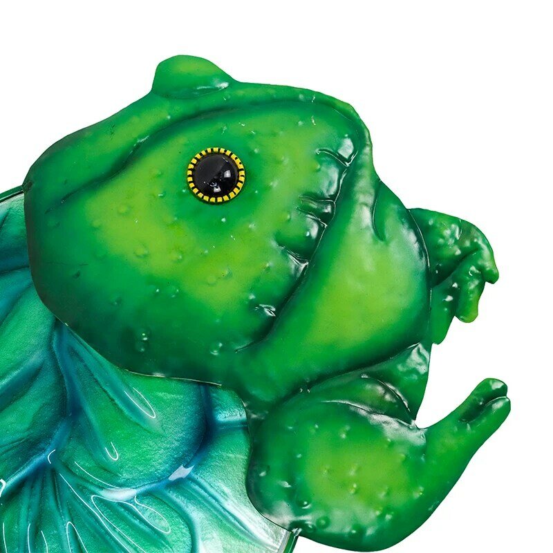 Metal Frog Wall Decoration for Home and Garden Outdoor Animal Statues Sculptures and Miniatures