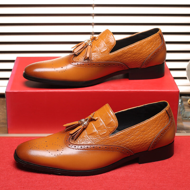 Zapatos de negocios de cuero de alta gama para hombre, calzado informal con borla, suela suave, talla grande, estilo británico, XM500, otoño, 2021