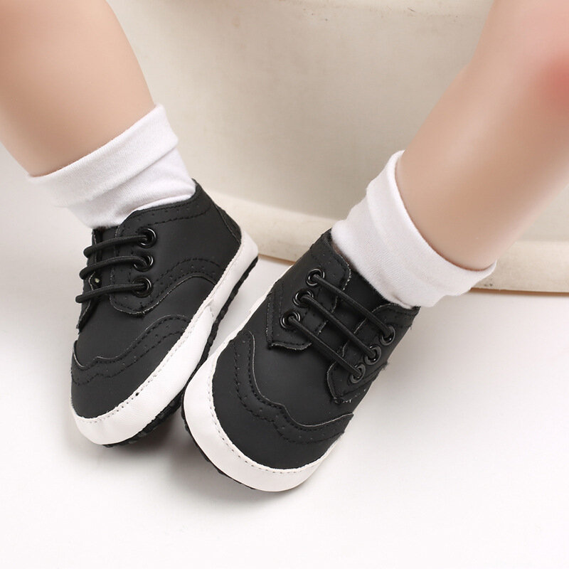 Zapatos de cuna de cuero con suela suave para bebé recién nacido, calzado informal sólido con gancho, de 0 a 18M