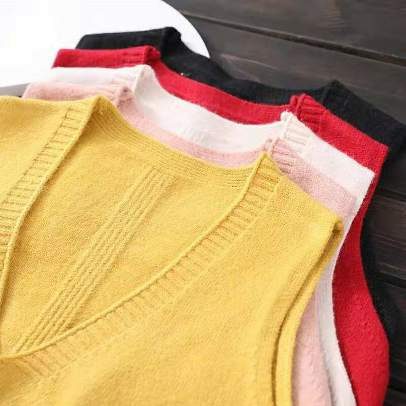 Fashion Patch Designed Ladies Sleeveless V-Neck Knit Cotton Vest Soft & Warm Autumn Winter Vintage Striped Pullover Vest 2020