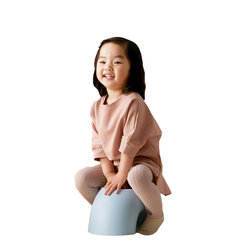 Sgabello basso in plastica tinta unita resistente antiscivolo anello per bambini giocattolo piccola panca per pedana bagno di casa e sedile cambio scarpe