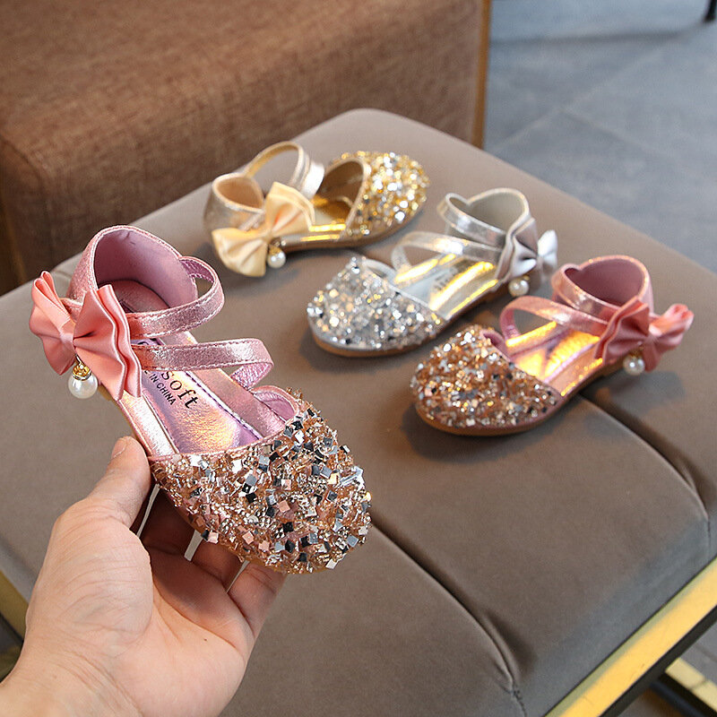 Zapatos de cuero informales para niñas, calzado de fiesta de tacón plano de princesa, con lazo de lentejuelas y perlas, zapatos infantiles para niñas