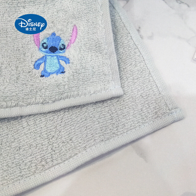 Disney-Toalla de dibujos animados para niños, pañuelo pequeño cuadrado, bordado, Gato Marie, Stitch, suave, absorbente, 25x25cm