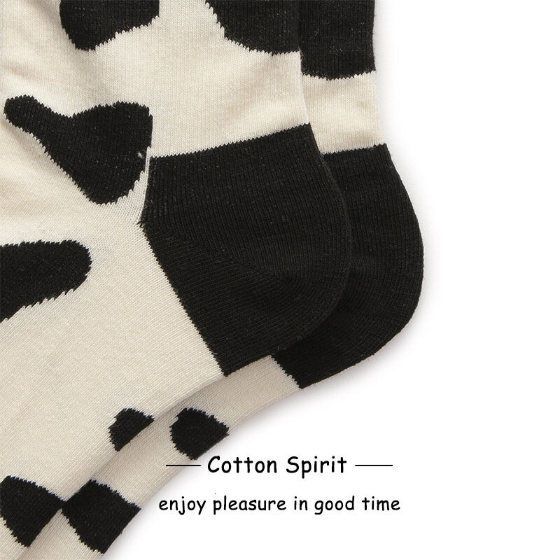 Skarpetki z nadrukiem krowy piękny styl japoński Harajuku bawełna kobiety Trend zimowe ciepłe skarpetki Calcetines Mujer Ey *