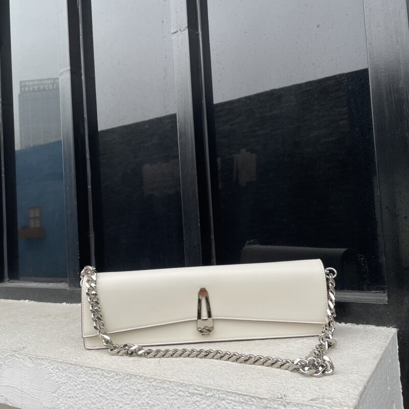 Pochette da donna 2021 autunno inverno nuova moda borsa a tracolla lunga in pelle catena Underarmbag designer borsa di lusso retrò Baguette