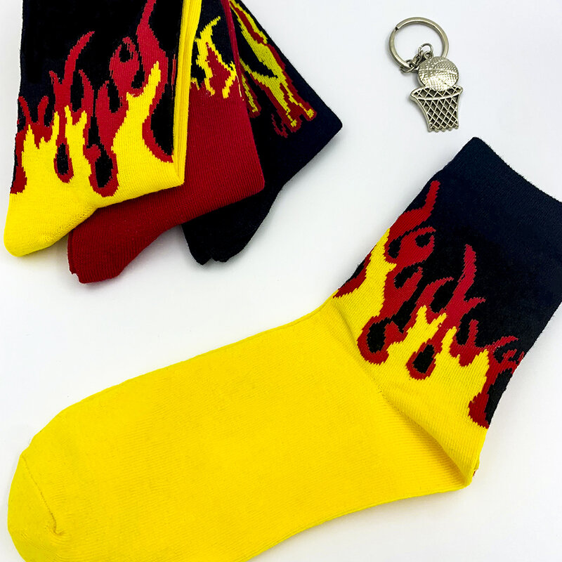 Носки мужские хлопковые в стиле хип-хоп, популярный цвет, для катания на коньках, с красным пламенем, огнем, мощным фонариком, теплые, для ули...