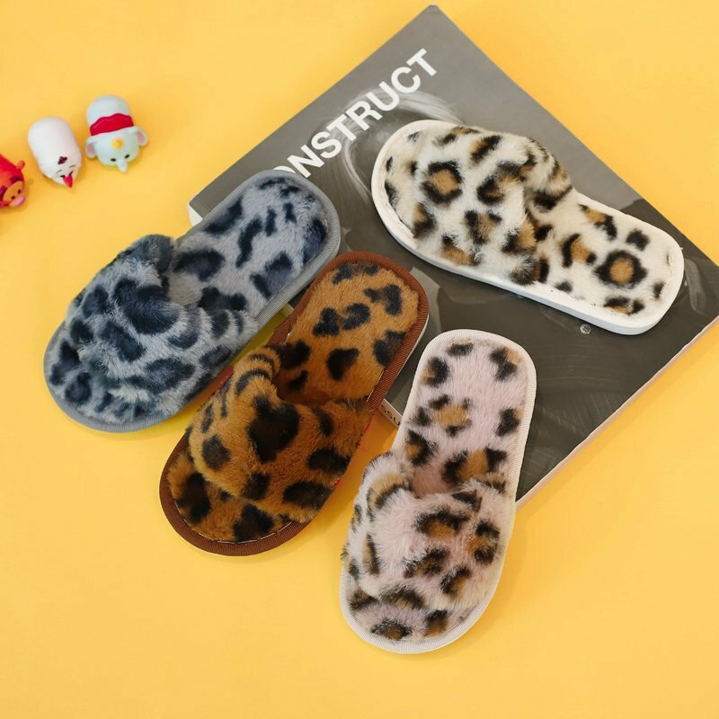 Dzieci kapcie futrzane dla dzieci moda Leopard dziewczyny kapcie zimowe chłopcy kryty futrzane buty z podeszwą klapki ciepłe miękkie antypoślizgowe