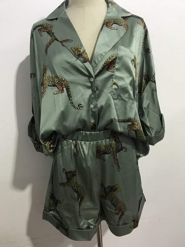 Pyjama en Satin imprimé léopard pour femmes, ensemble 2 pièces, chemise courte, taille élastique, jambes larges, chemisier ample à manches courtes