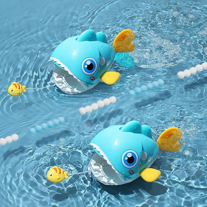 Brinquedo aquático clássico de peixe de desenho animado para bebê