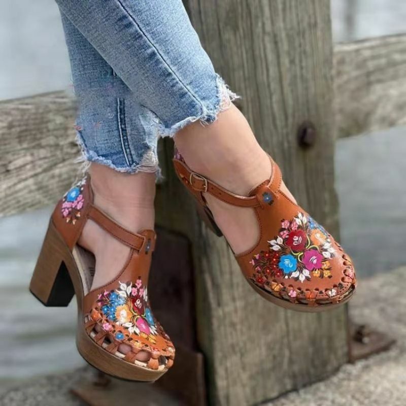 Summer New PU Leather Women Design and Color Thick Heel Baotou Fashion Sandals with One-line Buckle Hollow Out Hot Sale 5KE498