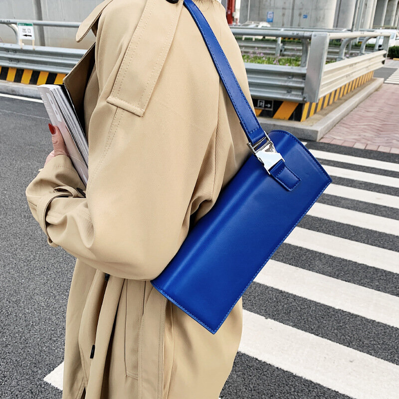 Marca de luxo bolsa de couro para as mulheres 2021 nova fivela cor sólida bolsa de ombro e bolsas baguette designers sac epaule
