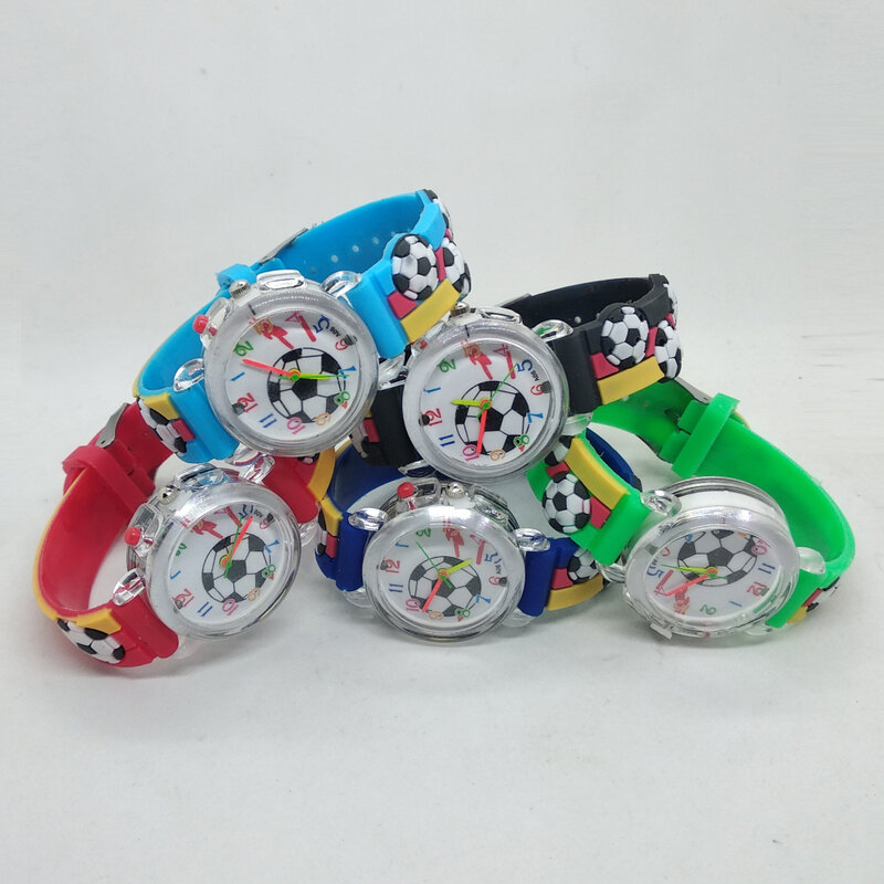 Clignotant lueur Football modèle enfants montre Source de lumière électronique filles garçons cadeau horloge enfants montres enfants montre