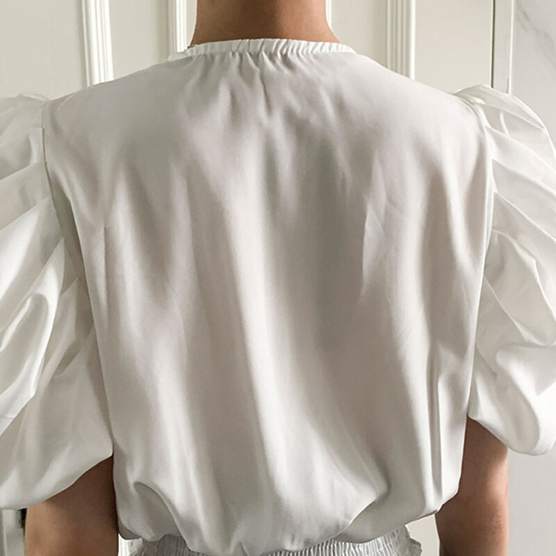 تصميم الأزياء مطوي الخامس الرقبة بلوزة المرأة الصيف بلون النمط الياباني مزاجه مطوي الربط نفخة كم 2021