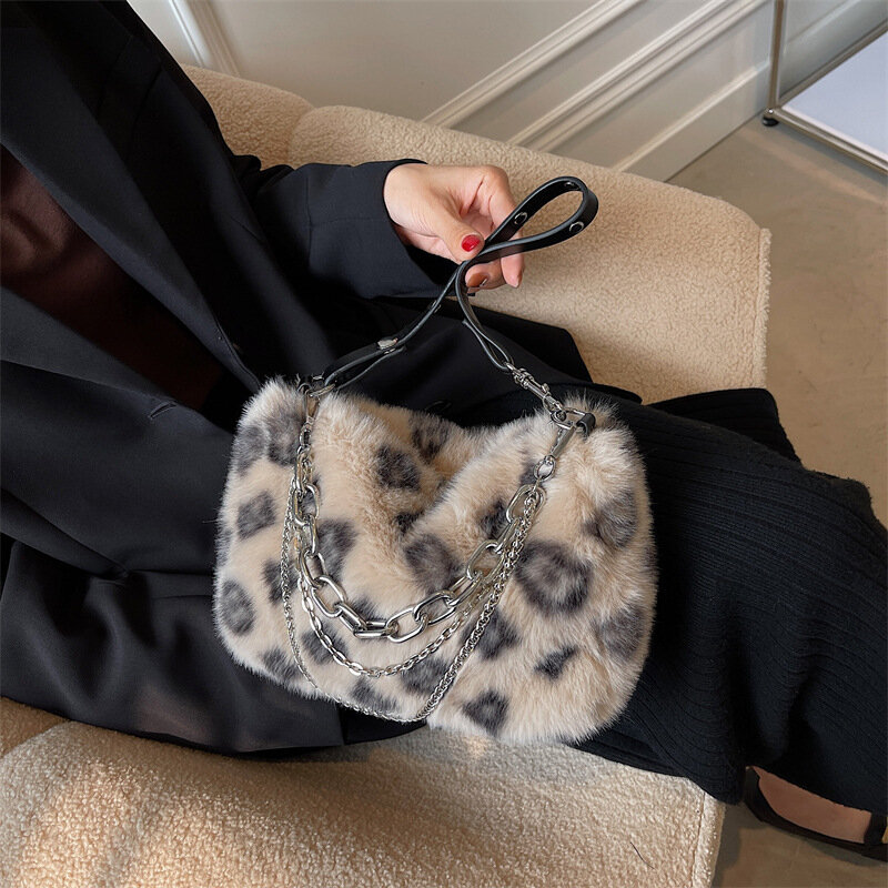 Fluffy Shoulder Bags For Female Luxury Soft Plush Faux Fur Crossbody Bag Fashion Chains Rivet Straps Handbags Subaxillary Purse