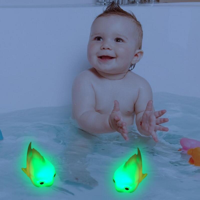 Peixe goldfish brinquedo de banho para crianças, brinquedo com iluminação led, flutuante de água, brinquedo de praia brilhante para crianças, descolorido, brinquedos de peixe