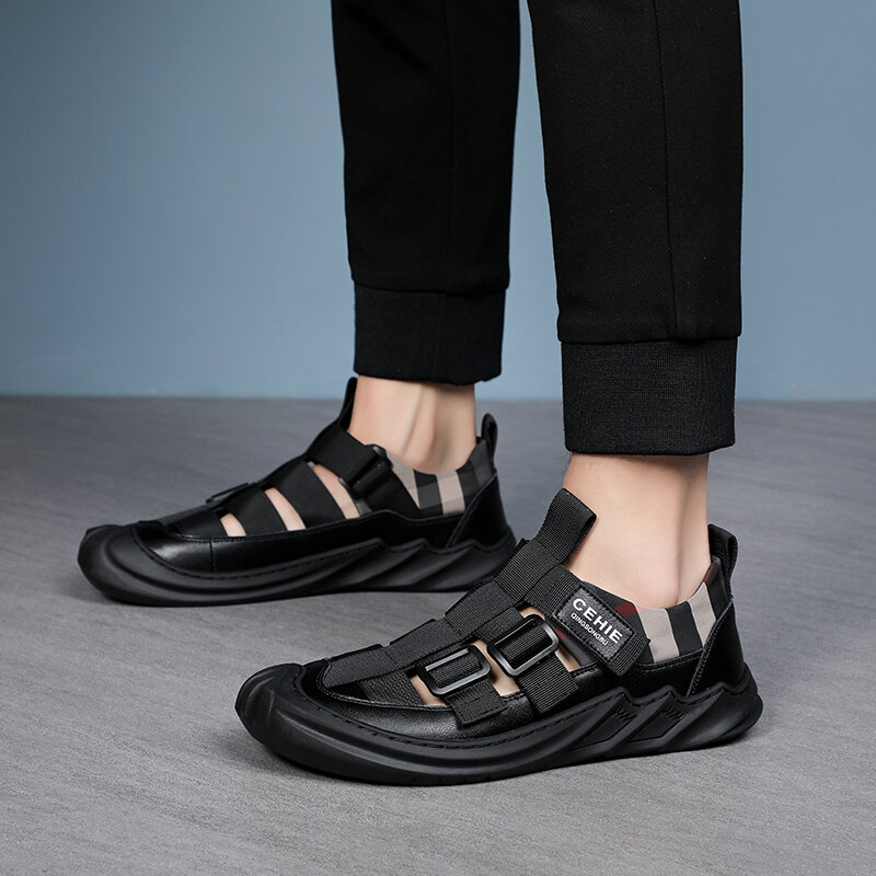 Sandalias de piel auténtica con punta cerrada para hombre, zapatos de playa transpirables con suela de goma, para el agua, para verano, 2021