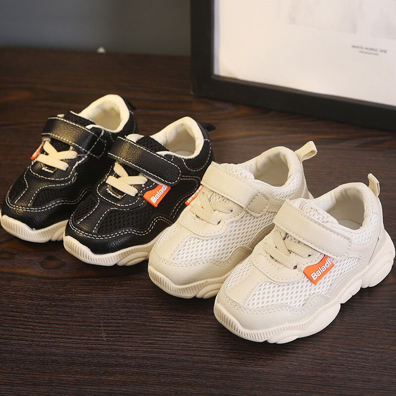 Zapatos de bebé nuevos zapatos 1-6 años de edad los hombres y las mujeres de los deportes de los niños zapatos de bebé de suela suave Niño Zapatos netos transpirables de ocio