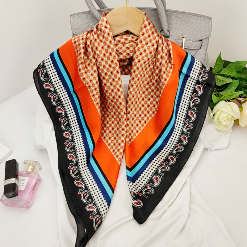 Marchio di lusso 2021 nuova moda estate sciarpa quadrata di seta donna collo di raso capelli cravatta fascia spiaggia Hijab testa Bandana Foulard femminile
