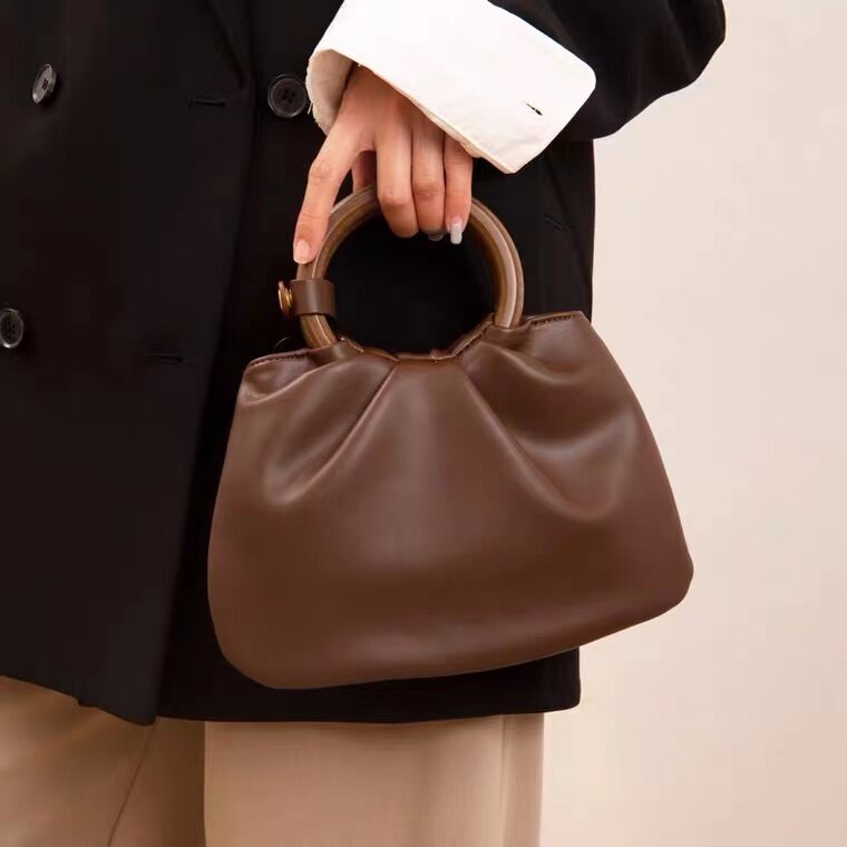 Bolso con cadena gruesa para mujer, bolsa Retro con pliegue suave, de diseñador, de mano, de cuero, 2021