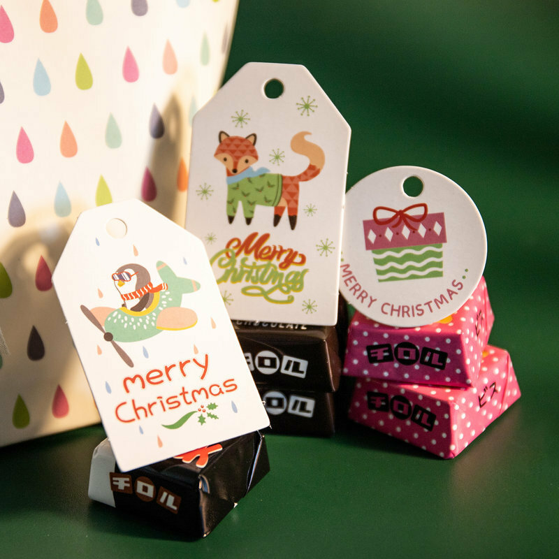 Etiquetas de presente de natal com 50 peças, cordas para feriado decoração árvore de natal natal presentes diy decoração para festa