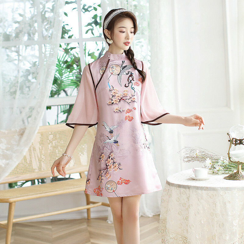 Robe cheongsam chinoise améliorée rétro pour femmes, nouvelle robe cheongsam ample et slim imprimée, courte, printemps et été 2021