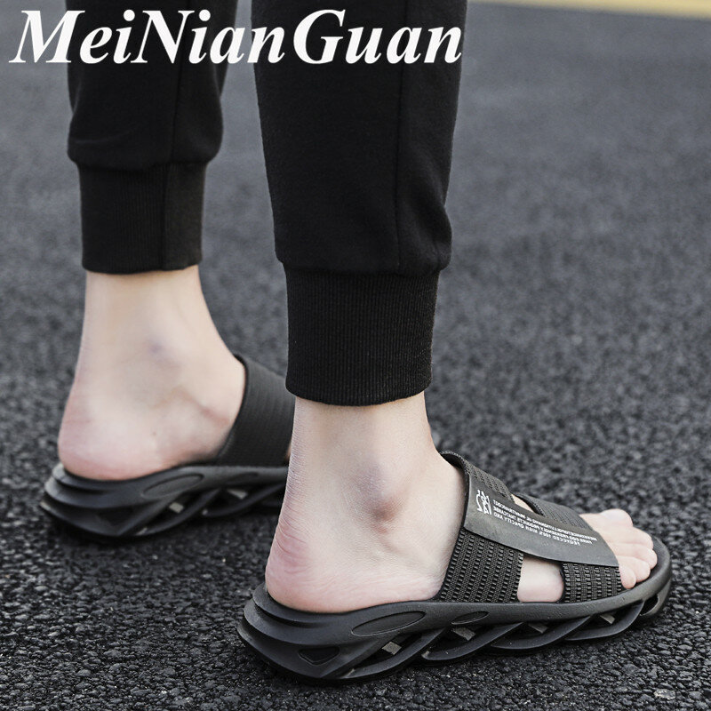 Teenager Outdoor Slippers House Man White Shower Slippers Men  Soft Beach Sandals Flat Male Shoes Adult Simple Summer Shoes L13