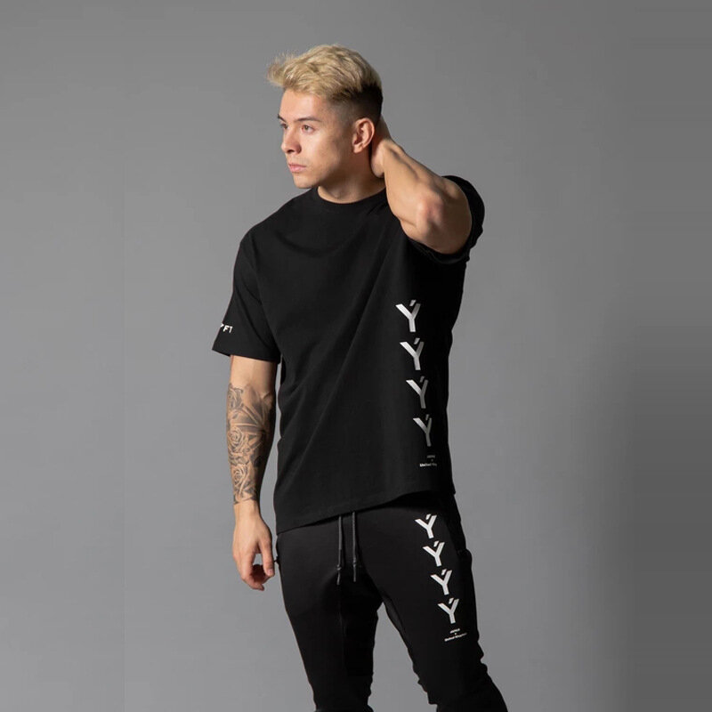 2020 nowe męskie marki siłownie t shirt Fitness kulturystyka cienka bawełna koszule męskie z krótkim rękawem treningu męskie koszulki w stylu Casual topy