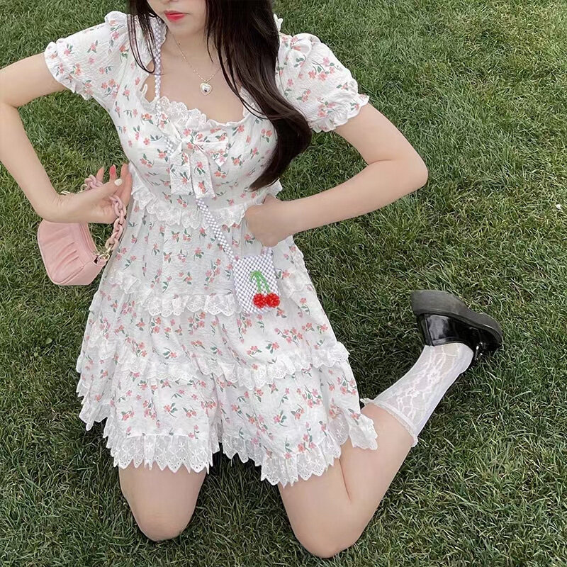 Gaun Wanita Musim Panas One-Piece Korea Modis Berenda Manis Imut Vintage Gadis Lembut Kerah Persegi Lengan Puff Bunga Kawaii Gaun Y2k