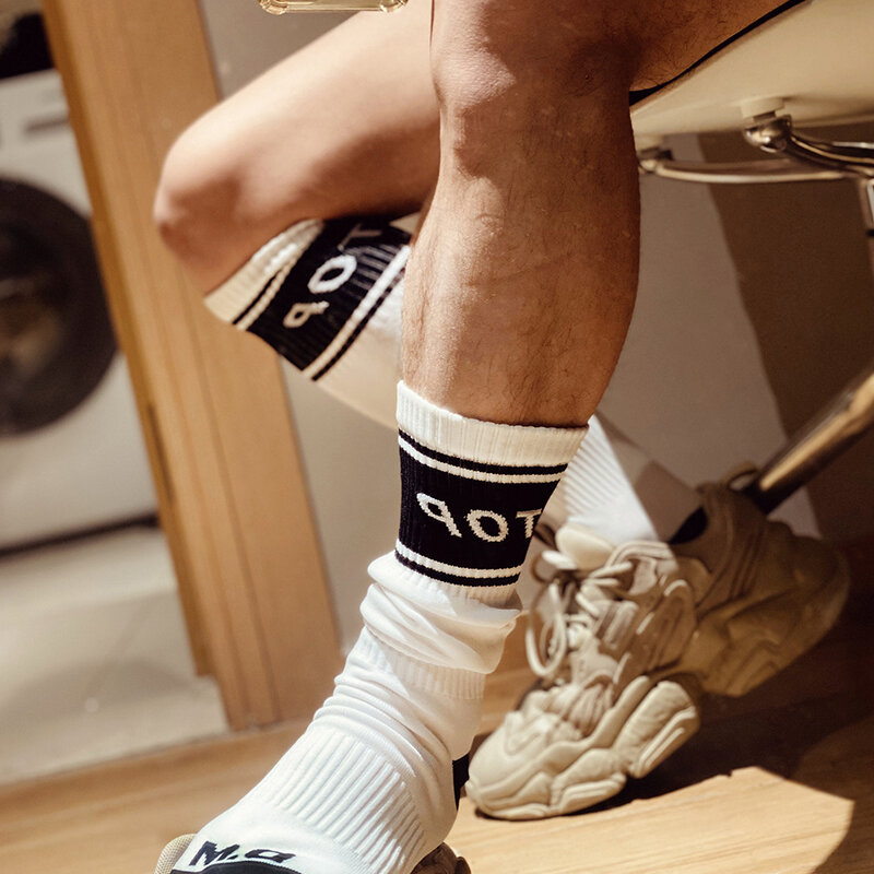 Hoge Buis Kousen Rood Bijpassende Trend Bodem Kousen Slijtvaste Hoge-Kwaliteit Mannen Katoen Hip-Hop sokken