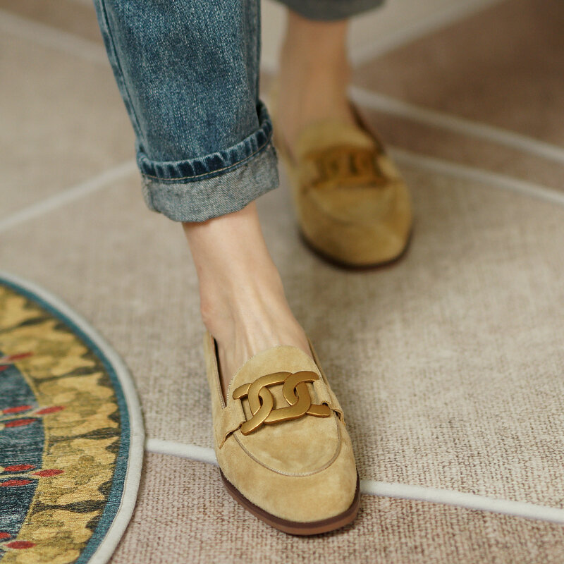 Zapatos de tacón de cuero Natural para mujer, calzado informal de talla grande 22-2022 cm, ante de oveja, decoración de Metal, novedad de 26,5