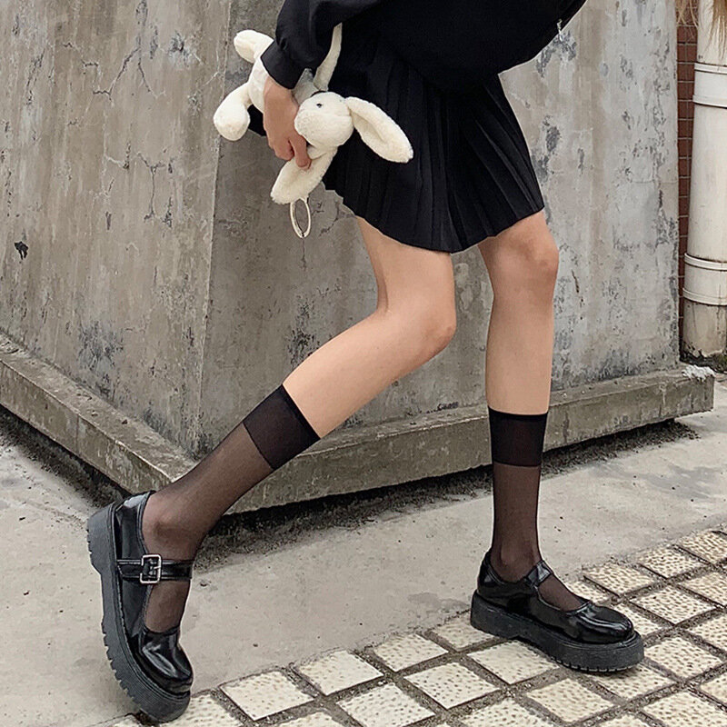 Stoking Wanita Gambar Cetak Seksi Kaus Kaki Setinggi Lutut Musim Panas Tipis Lembut Elastis Gadis Lolita Mode Lucu Kaus Kaki Panjang JK Hitam dan Putih