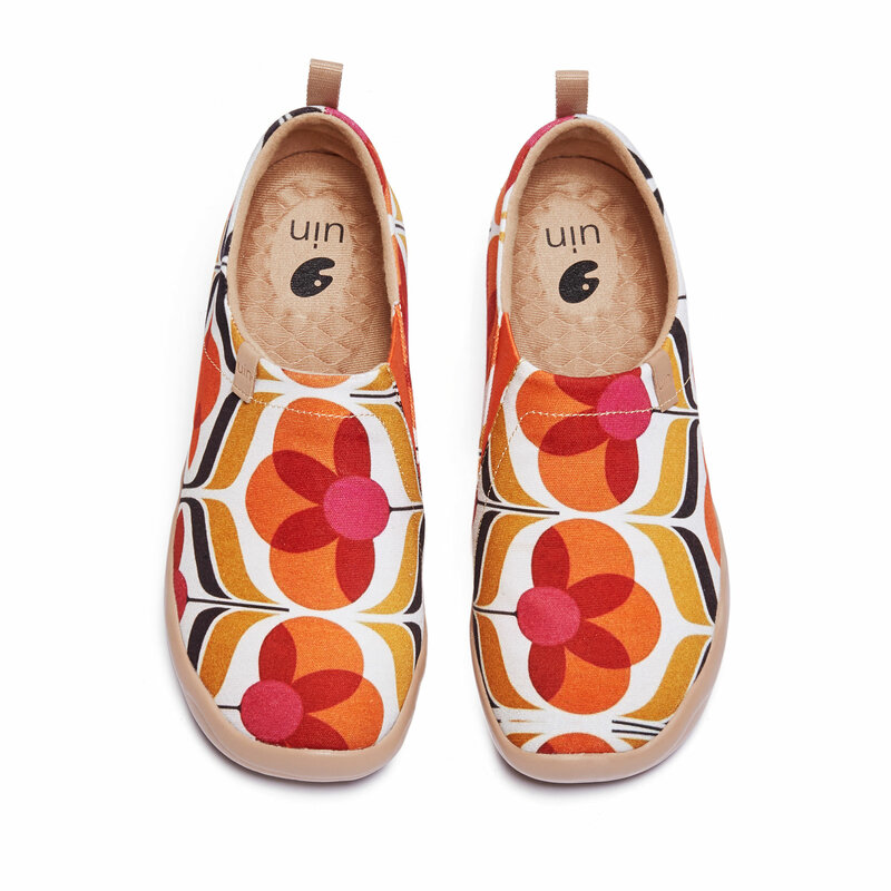 Uin女性の軽量スリップアドオンスニーカーウォーキングフラットカジュアル花アート塗装旅行靴ブルーム