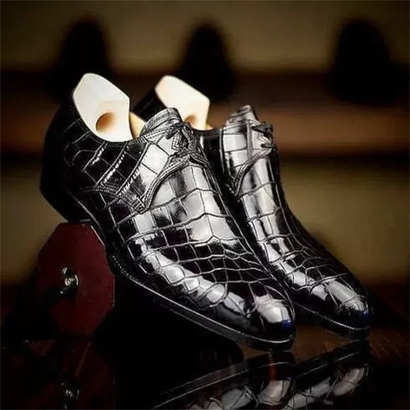 Sepatu Monk Kasual Bisnis Semua Pertandingan Tren Fashion Gesper Tunggal Hak Rendah Ujung Lancip Pola Buaya Klasik PU Pria ZQ0091