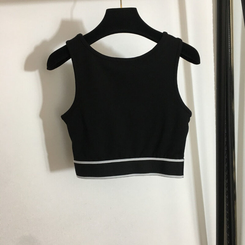 2021 design de luxo moda elástica magro yoga terno esportivo feminino letra webbing cintura colete + calções de fundo de cinco pontos femininos